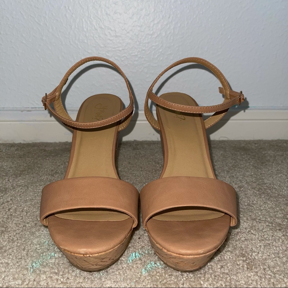 Women’s Tan Wedges